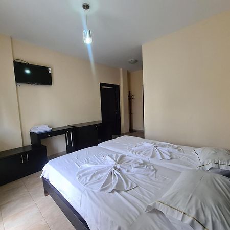 Hotel Kukesi Lini Kültér fotó