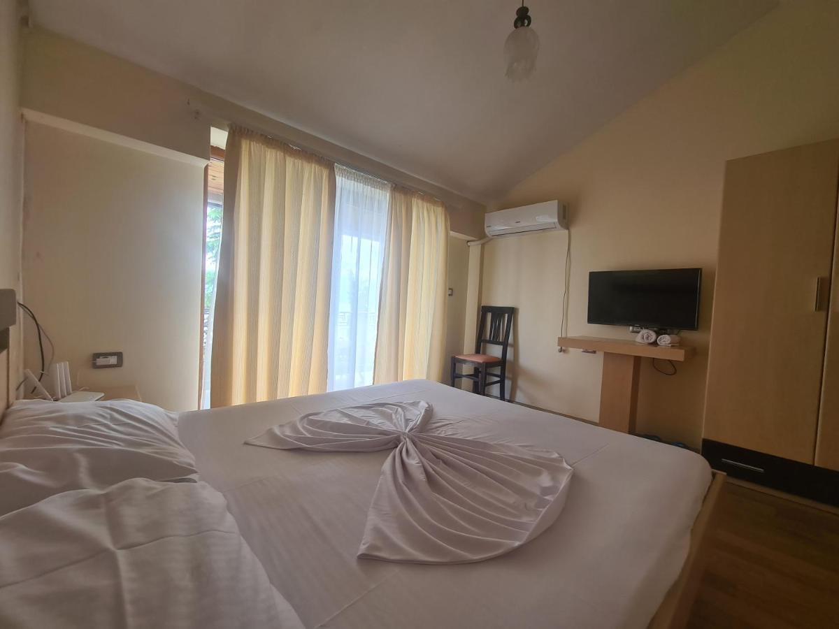 Hotel Kukesi Lini Kültér fotó