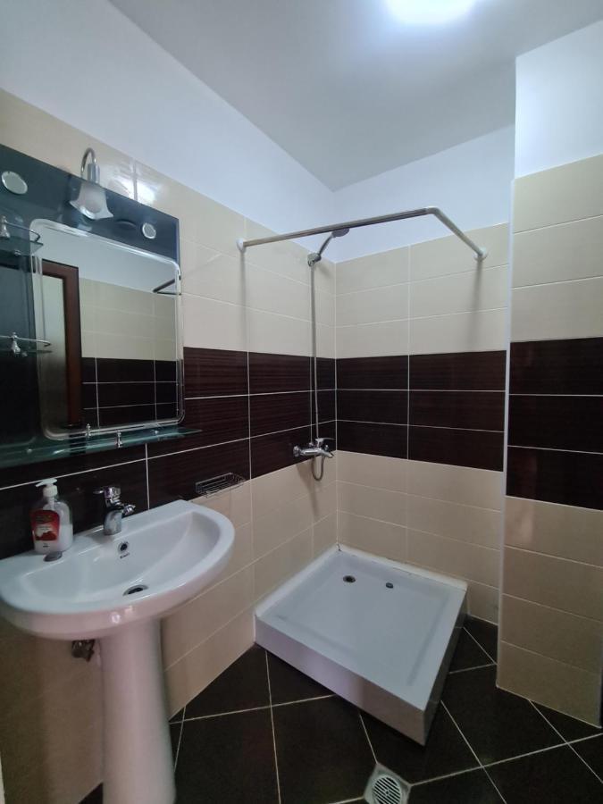 Hotel Kukesi Lini Kültér fotó