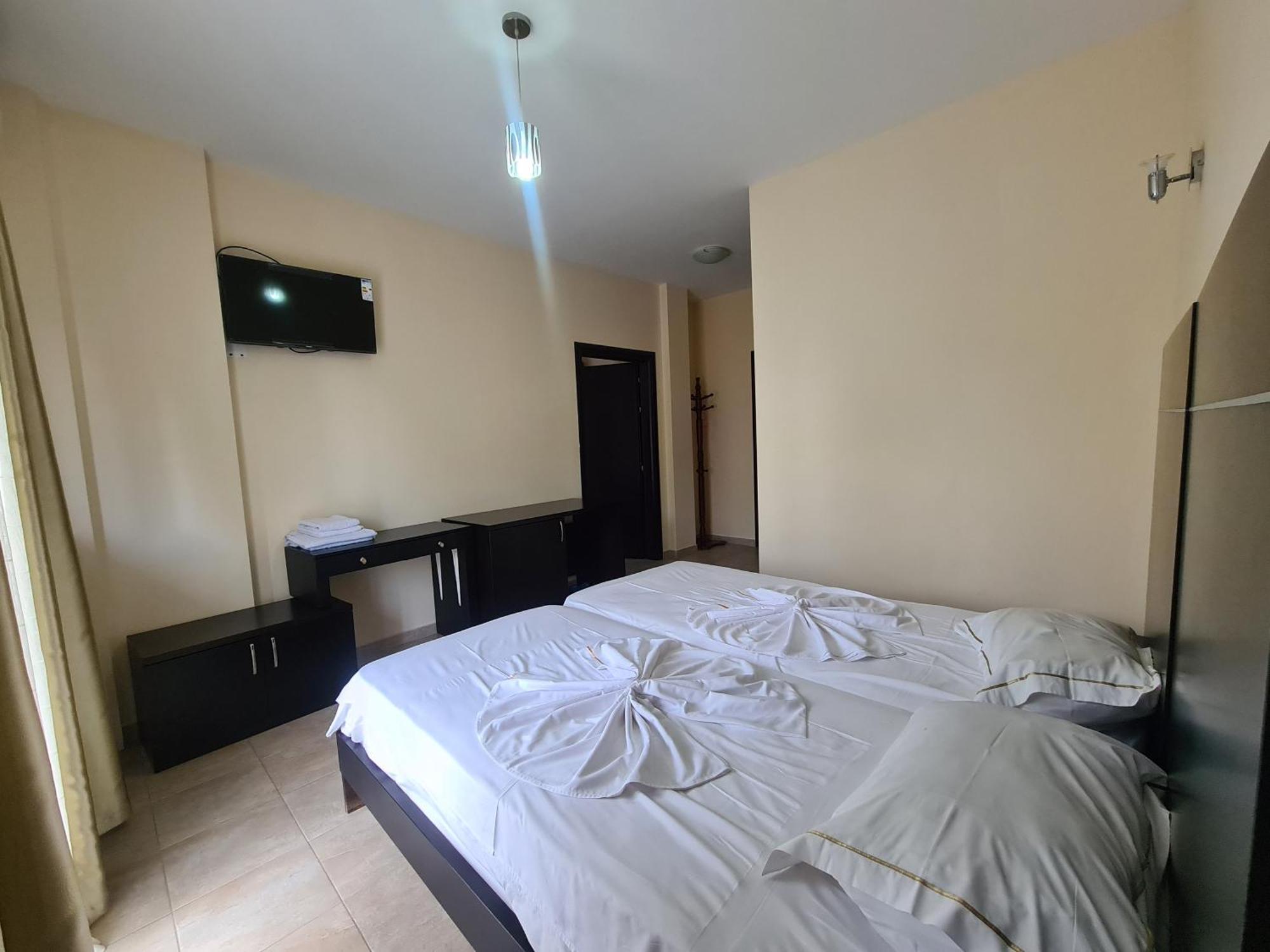 Hotel Kukesi Lini Kültér fotó